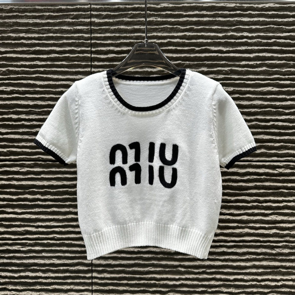 MIUMIU Autumn and Winter New Towel Embroidered Knitted Short Sleeve Fashion Versatile