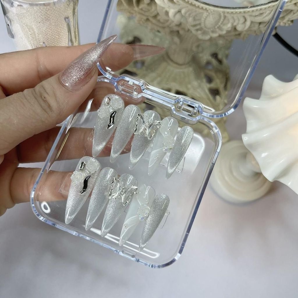 Nailbox thiết kế thủ công P034 mắt mèo kim cương phối hoa ngọc bướm thuỷ tinh phom nhọn