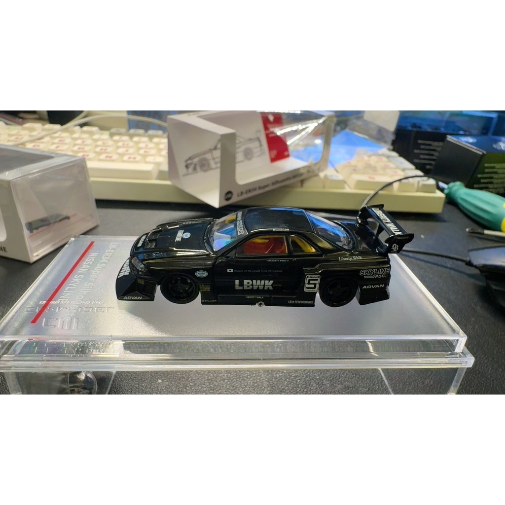 CM Nissan GTR LBWK ER34 Super Silhouette đường chân trời gtr Đen + Súng mạ Màu xám Số. Mô hình ô tô 