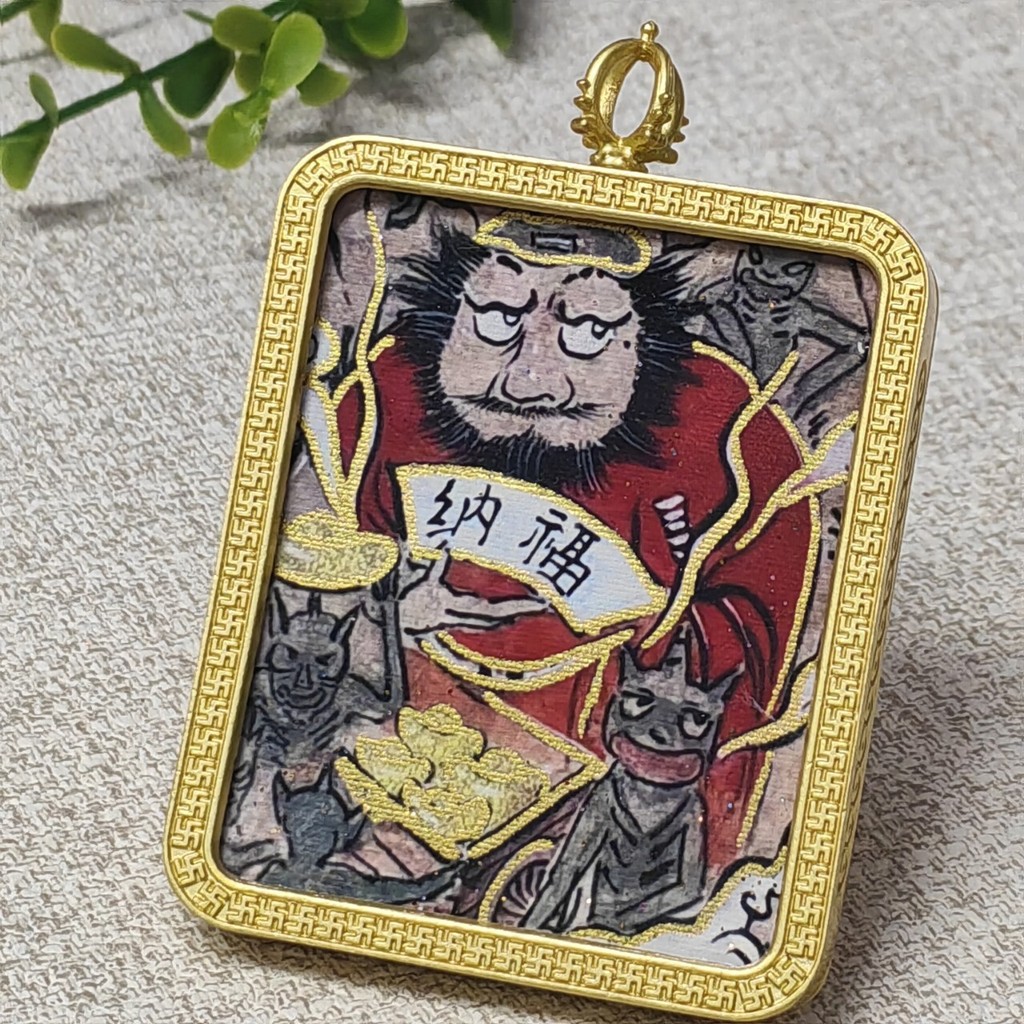 Mặt Dây Chuyền Văn Hóa Gawu, Biểu Tượng Đạo Giáo Với Hình Erlang Shen Trên Nền Màu Vàng Tangka