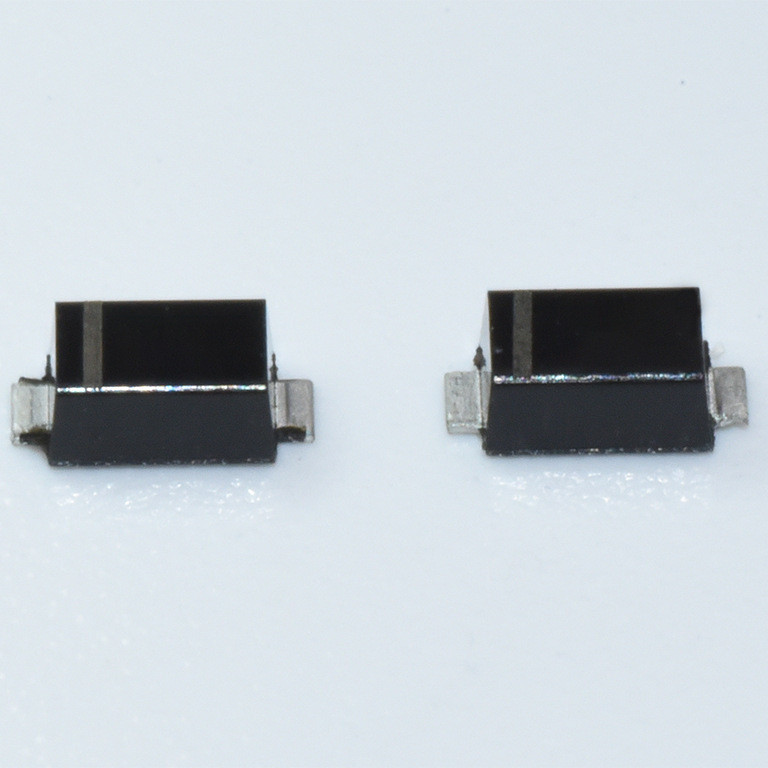 Miếng dán phục hồi siêu nhanh ES1J Diode SMA (DO-214AC) Bao bì Nhãn dán bề mặt nguyên bản hoàn toàn 