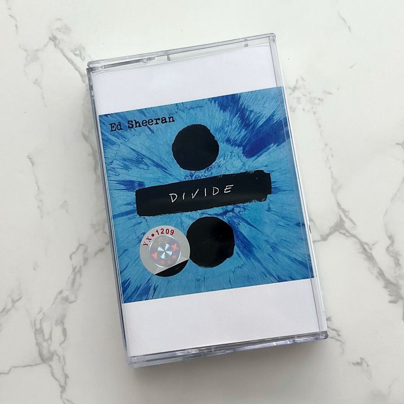 Băng Cassette Ed Sheeran ÷ (Deluxe) Nhập khẩu trực tiếp C0103