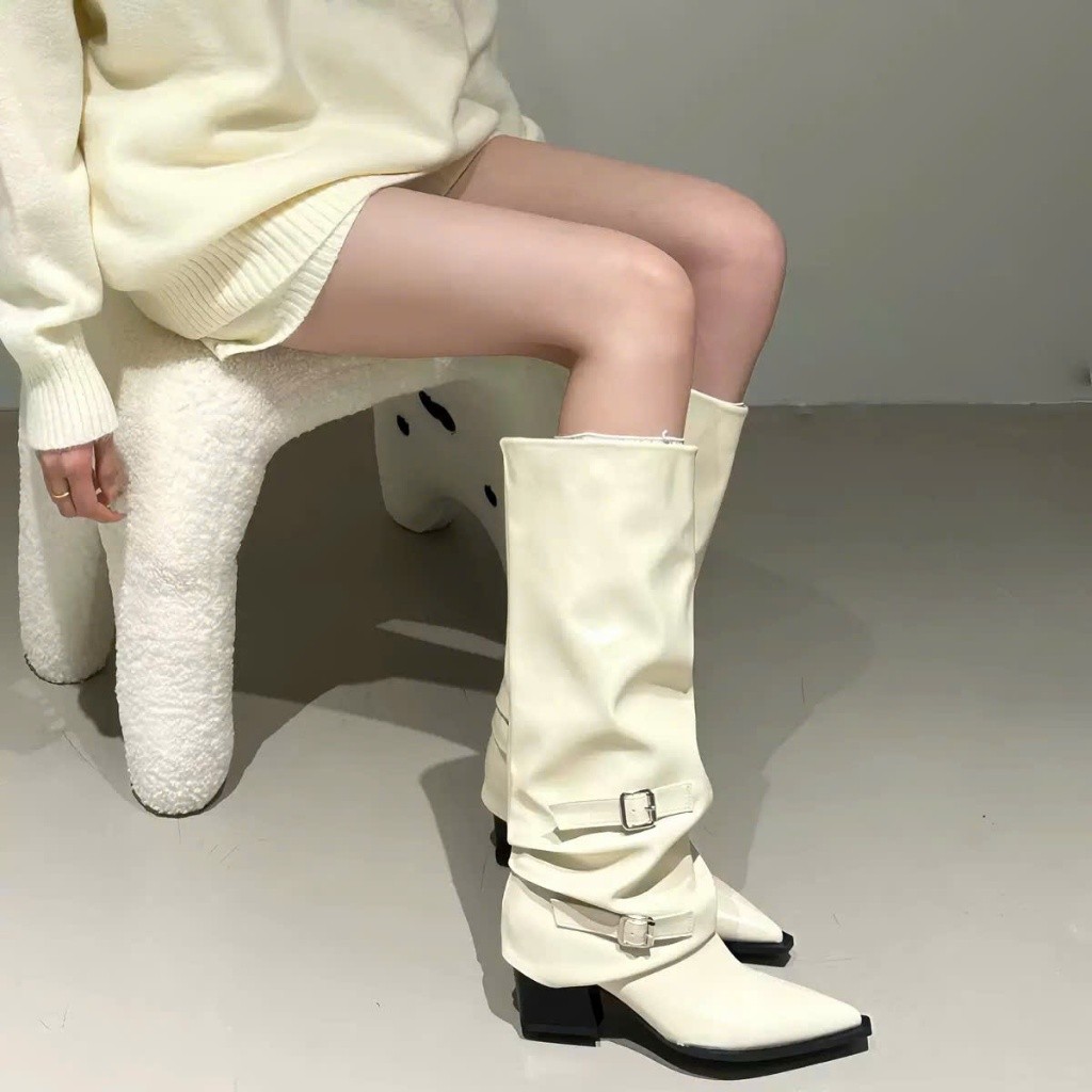 Boots Nữ Cổ Cao Mũi Nhọn Sang Trọng, Khóa Kéo, Đế Vững, Mix Áo Khoác Dài B023 – Lady Shoes