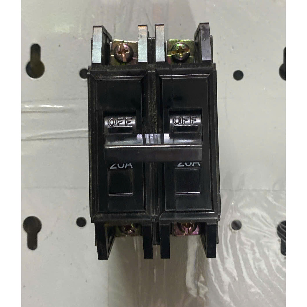 CB khối 2p 20A của Dafon.