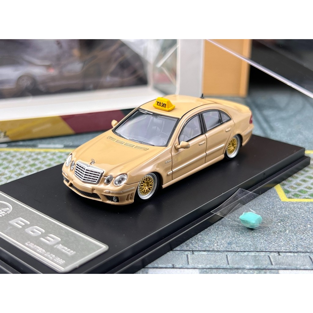 Hàng sẵn có MK 1: 64 Mercedes-Benz E63 W211 Mercedes-Benz Mẫu xe hợp kim Taxi nằm thấp