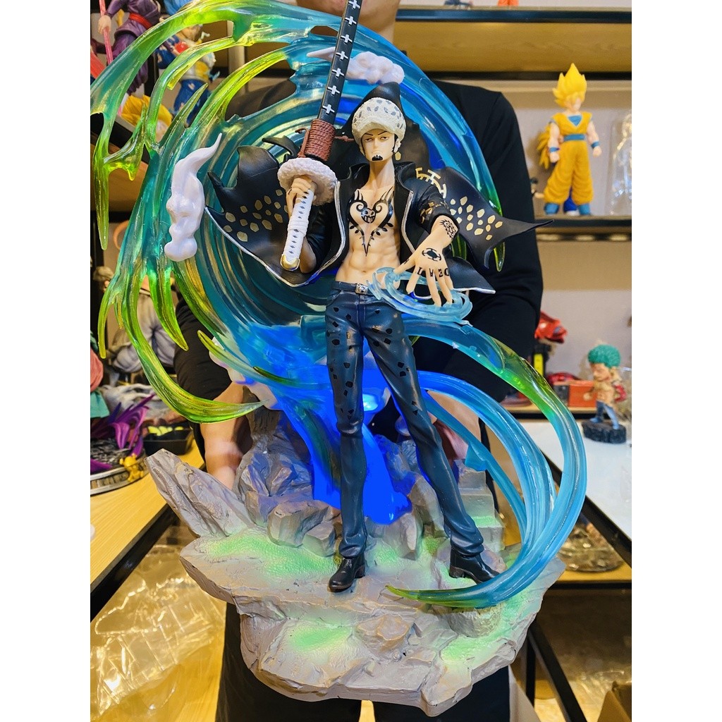 (Có sẵn - 43cm) Mô hình Trafalgar Law đế LED Khổng Lồ Siêu Khủng - Law