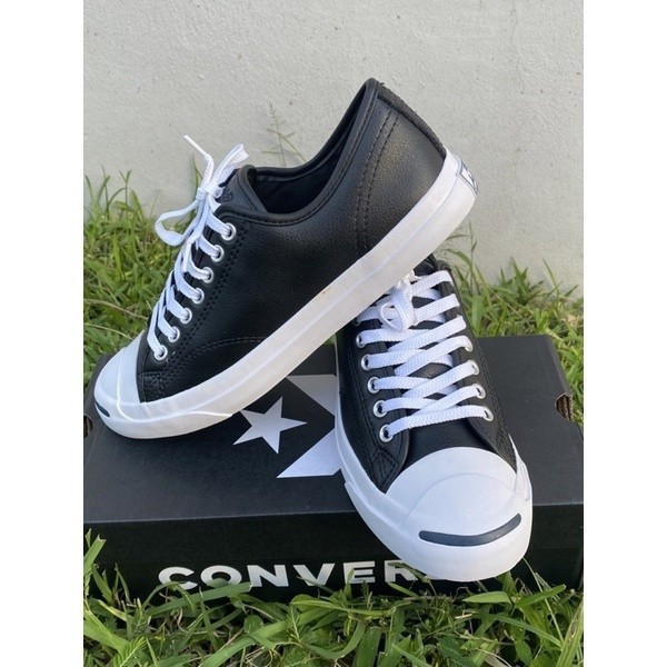 Converse * và Jack Purcell bằng da đen.