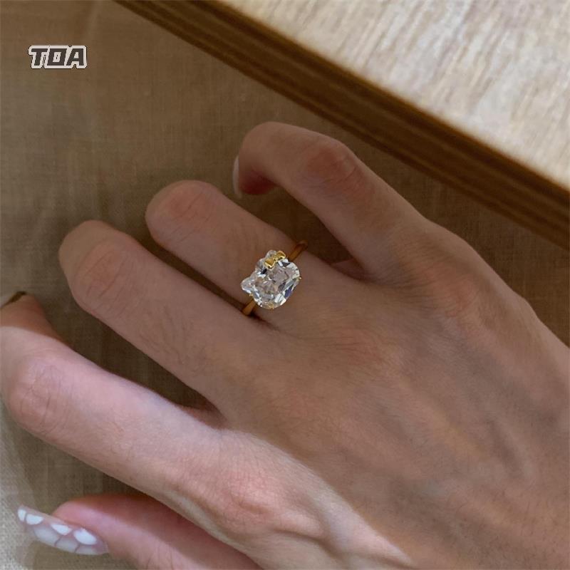 NNhẫn và bông tai Hello Kitty kim cương giả, dễ thương, phù hợp làm quà tặng