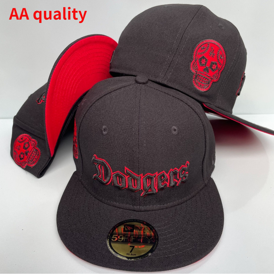 Mũ Baseball LA Dodgers 59FIFTY chất lượng cao, thiết kế đầu lâu và thêu chữ đen, phù hợp cả nam nữ.