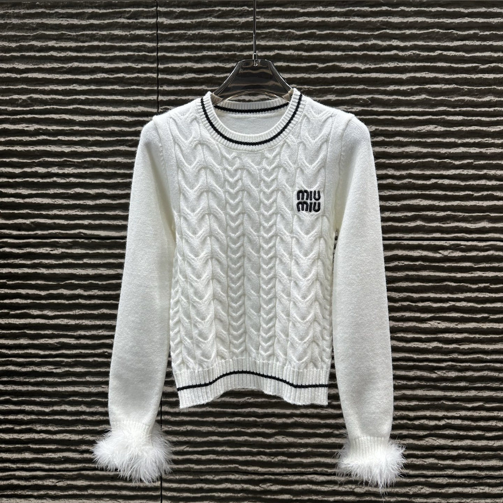 MIUMIU Autumn Winter New Embroidered Letter Sleeve Patchwork Sweater Fashion Versatile