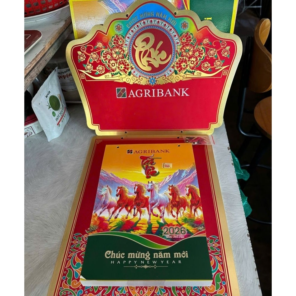 Lịch tết. Lịch treo tường ngân hàng Agribank siêu đại năm 2026