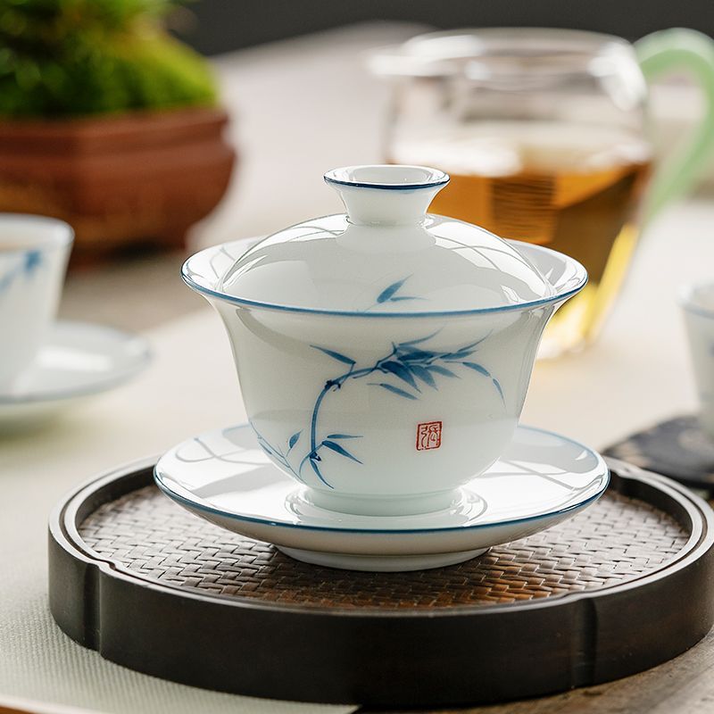 Sản phẩm mới Hàng có sẵn Jingdezhen Tre vẽ tay Màu trắng ngọt Sancai Gaiwan Teacup Xanh trắng gốm Ku