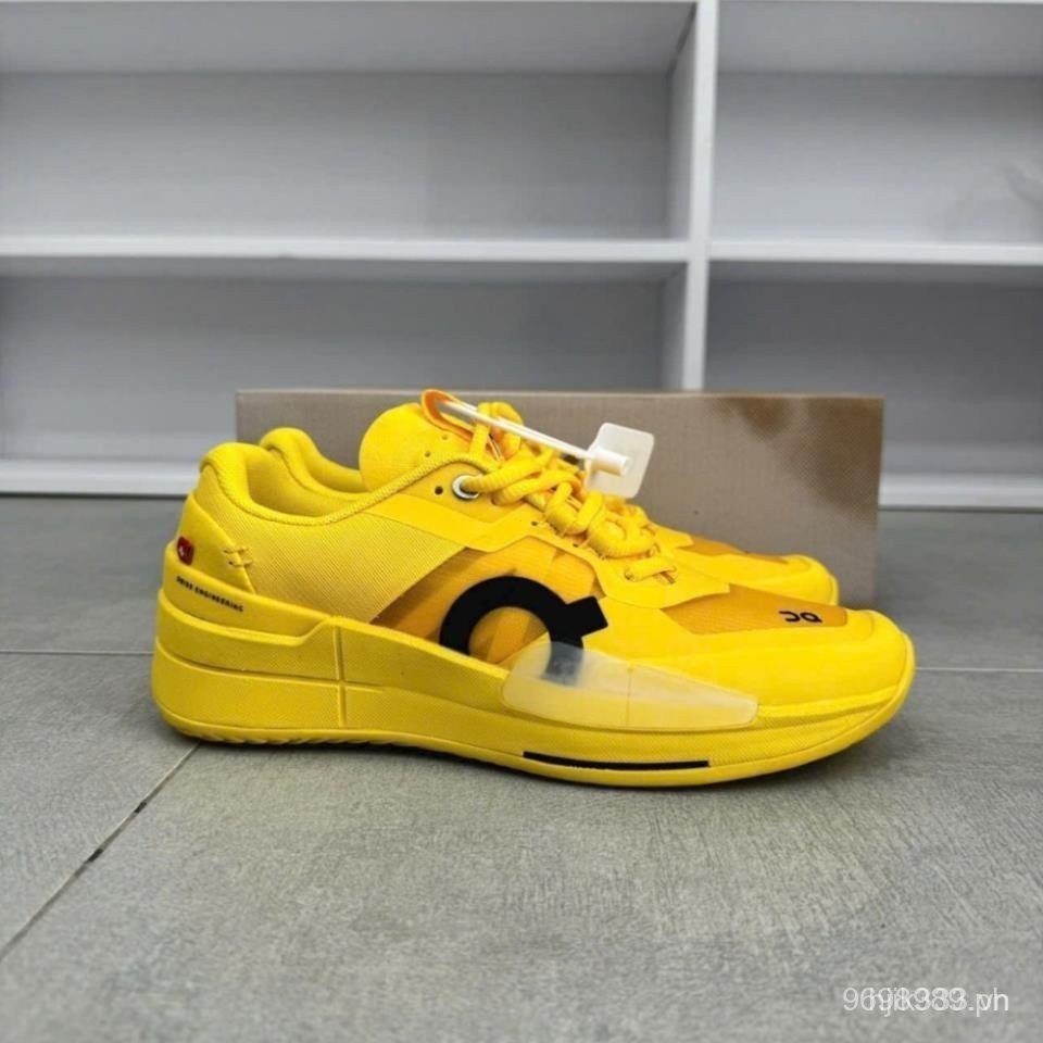 Trên giày bóng chày Roger Pro 2 Clay