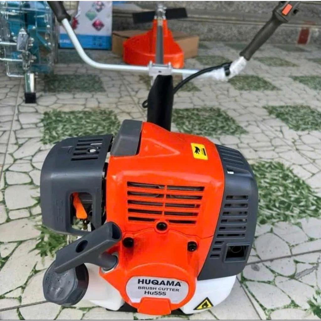 Máy cắt cỏ Huqama 555 động cơ 2 thì 1.65Kw nòng 41.5cm³ trọng lượng 8kg.tặng bát cước.bảo hành 12 th