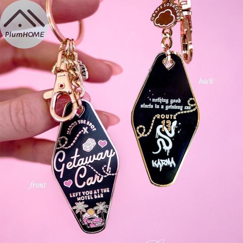PlumHOME 1 Chiếc Taylor Swift Motel Escape Motel Móc Khóa Kim Loại Đơn Giản Phù Hợp Với Túi Phụ Kiện