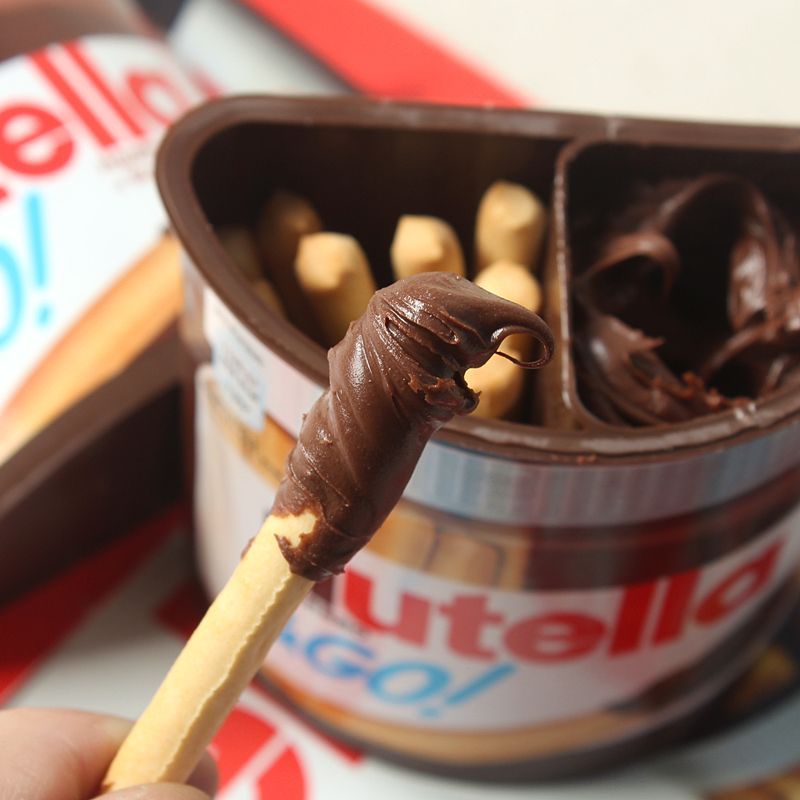 Ý nhập khẩu Nutella Nutella Nutella Hazelnut Sốt sô cô la Ngón tay Bánh quy 48gItaly Straw Nutella n