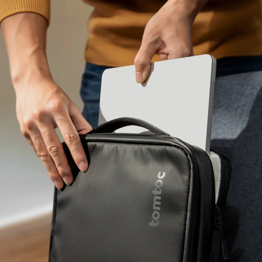 Túi đeo chéo chống sốc cho Macbook/Laptop Tomtoc Urban Codura Shoulder Bags 13/13.6/14/15 inch (A04) | BigBuy360 - bigbuy360.vn