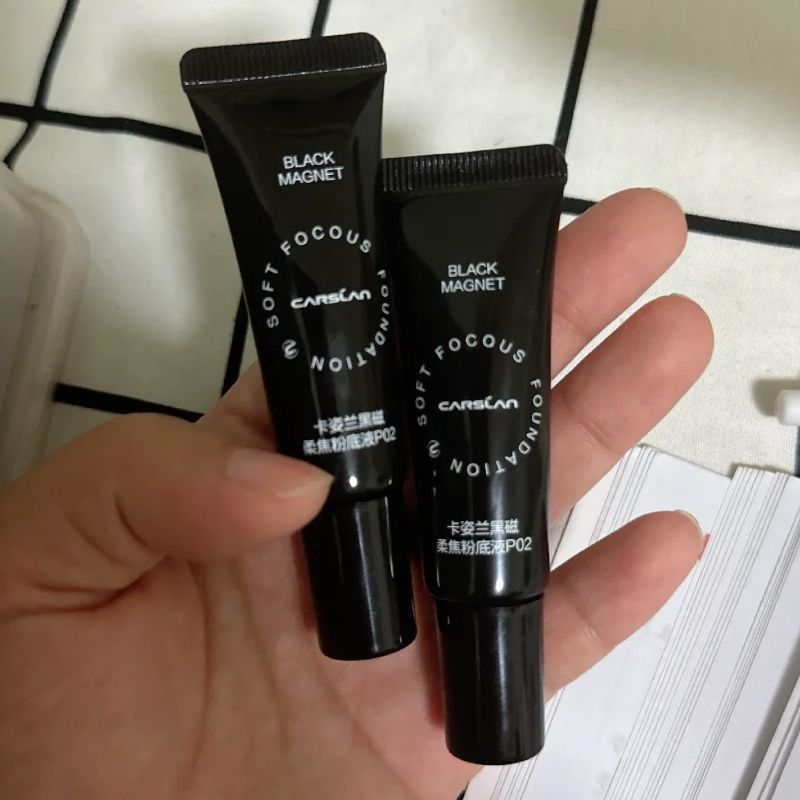 Caslan Đen Từ Tính Mềm Tập Trung Chất Lỏng Tập Trung Kem Nền Trang Điểm Lâu Dài Che Khuyết Điểm Dầu 