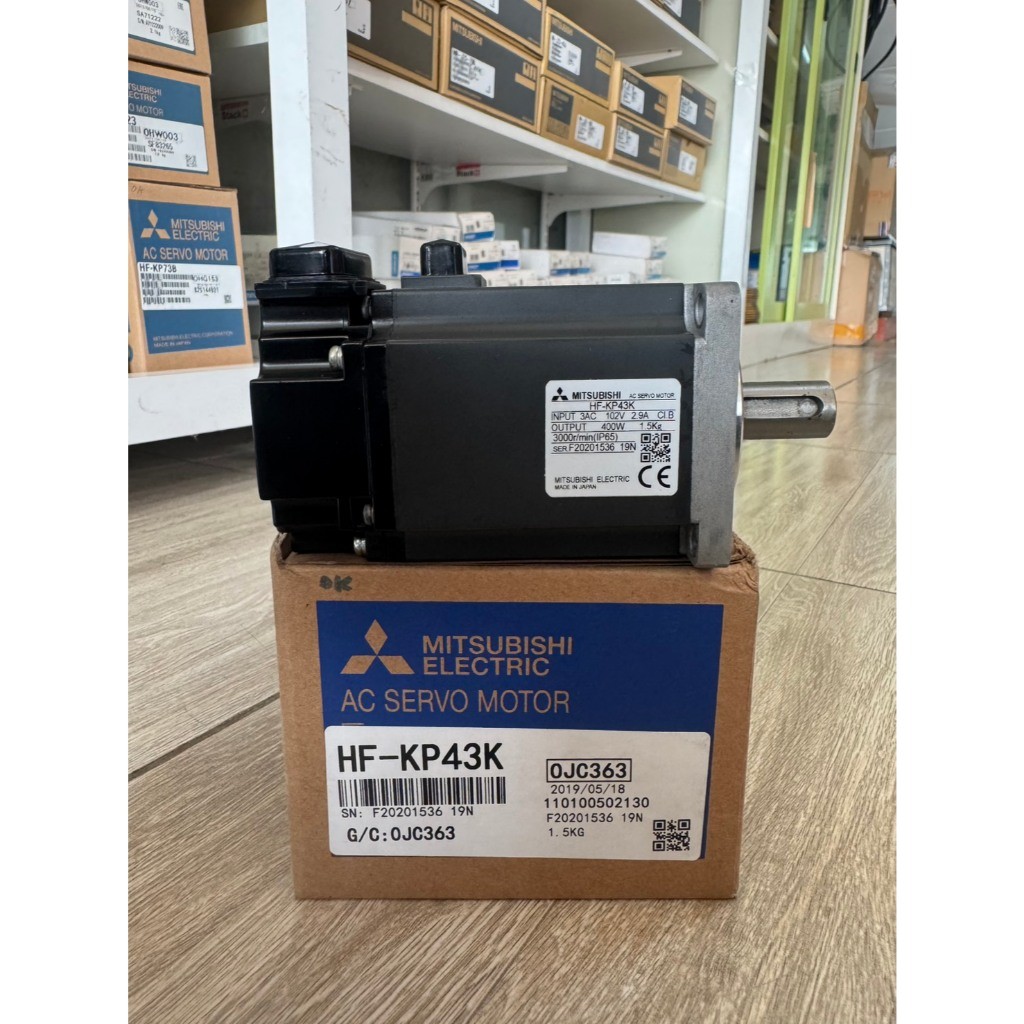 HF-KP43K Mitsubishi động cơ servo AC Hoàn Toàn Mới (Hàng Order)