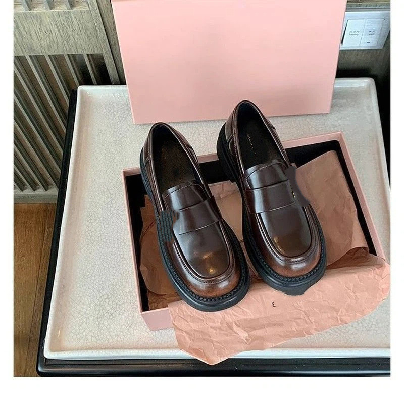 Mùa Thu Tăng Chiều Cao Slip-On Loafers stu Loafers Giày Da Nhỏ Nữ Mùa Xuân Giày Khóa Kim Loại Loafer