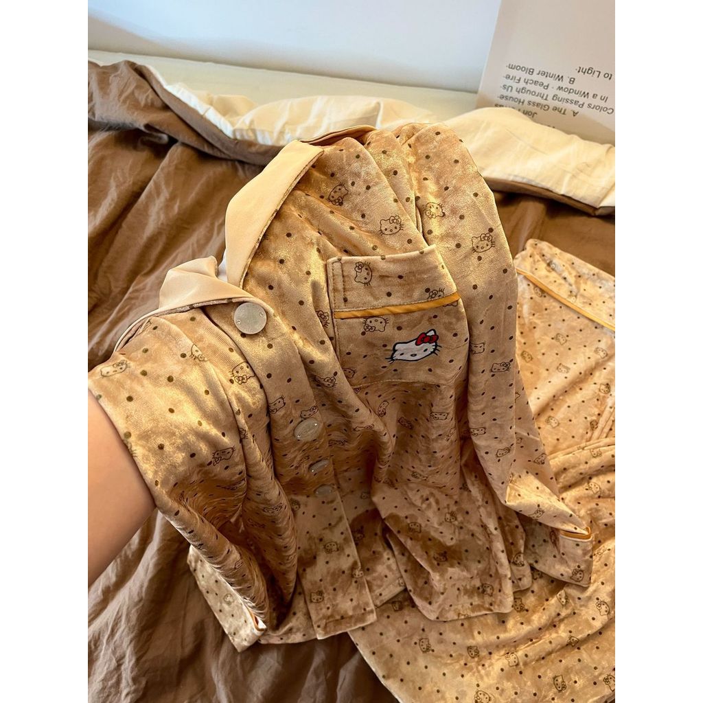 Bộ Đồ Ngủ Nữ Thu Đông Họa Tiết Hello Kitty In Vàng Nhung - Loungewear Thời Trang
