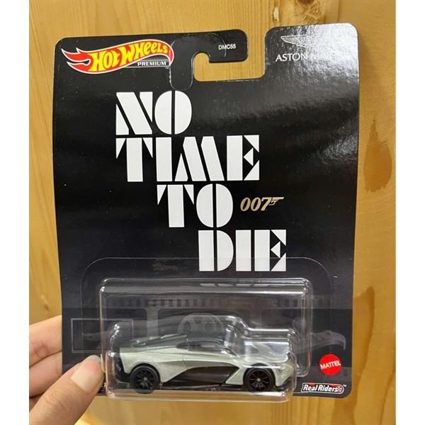 Mô hình xe GRL79 Mattel Hot Wheels Retro Entertainment - Aston Martin Valhalla Concept Black