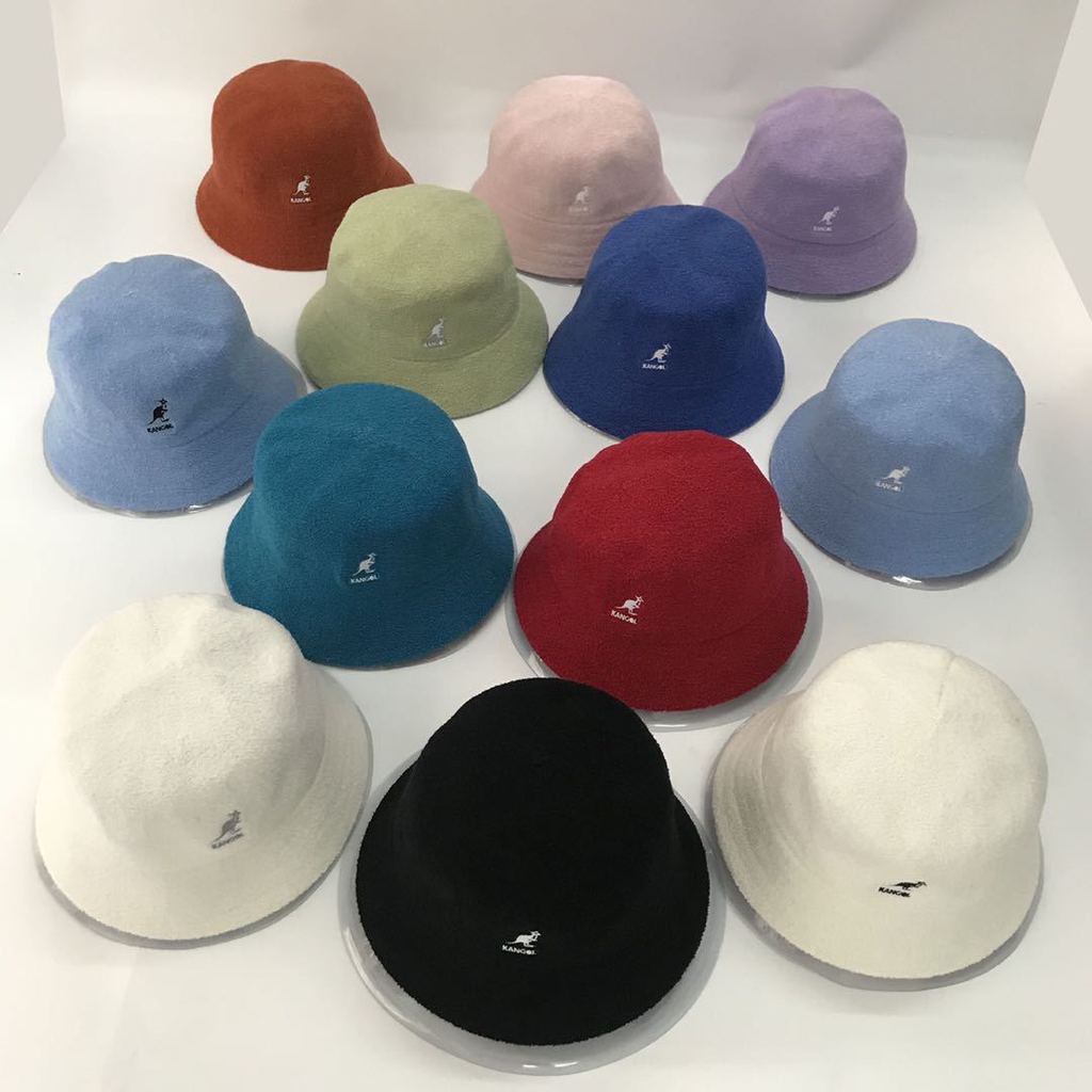 Mũ Kangol kiểu nón flat top, làm từ vải thun xô thoáng khí và chống nắng
