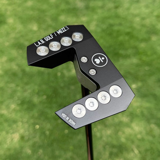 Cây gậy putter Mezz.1 Big Black Bull Lab Golf - Công nghệ đen tiên tiến, phù hợp cho các câu lạc bộ golf và người chơi chuyên nghiệp