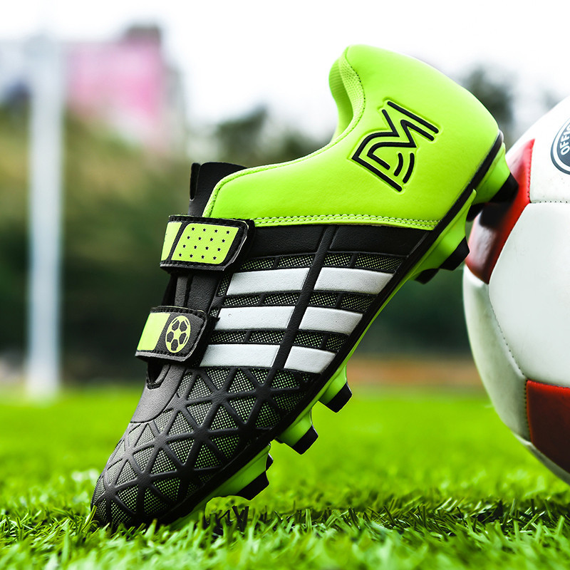 Unisex football shoes lightweight and slip-resistant New Children's Shoes