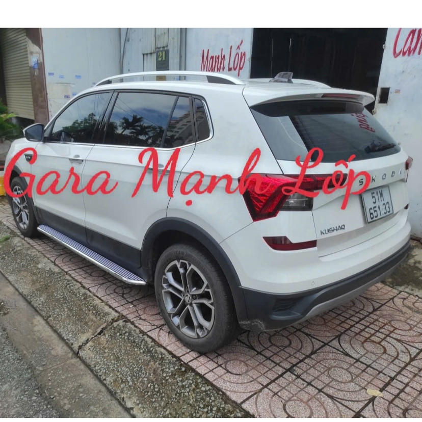 Bậc dẫm chân xe SKODA KUSHAQ AMBITION mẫu thể thao