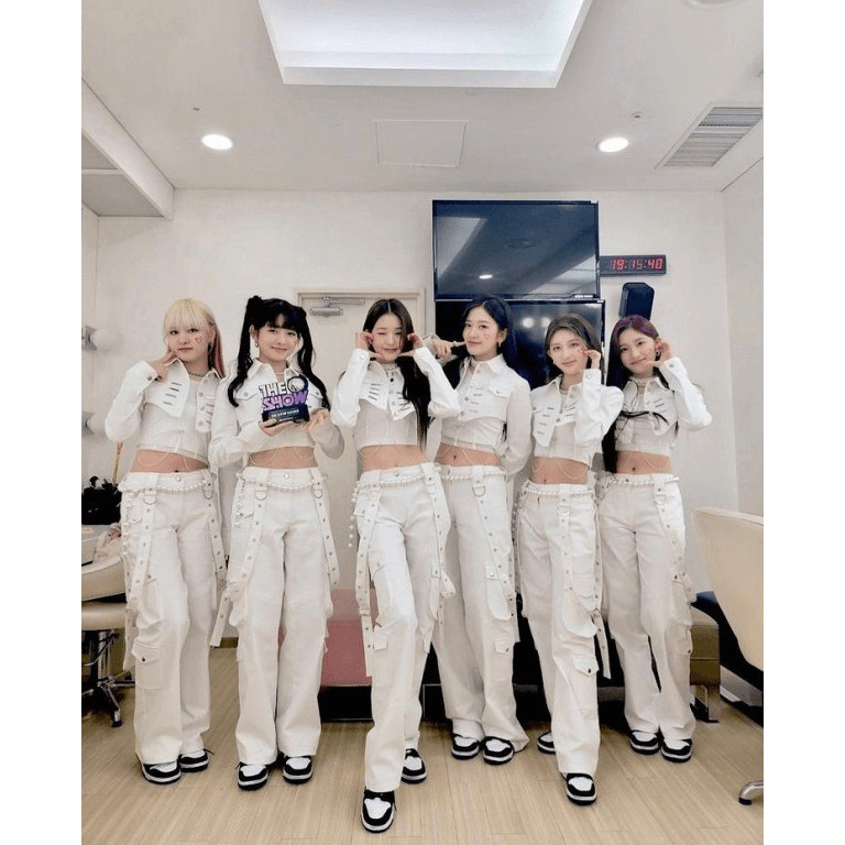 Nhóm nhạc Ive Girl Hàn Quốc Trình diễn Trang phục Áo khoác Quần áo sơ mi, Trang phục hát sân khấu Wo