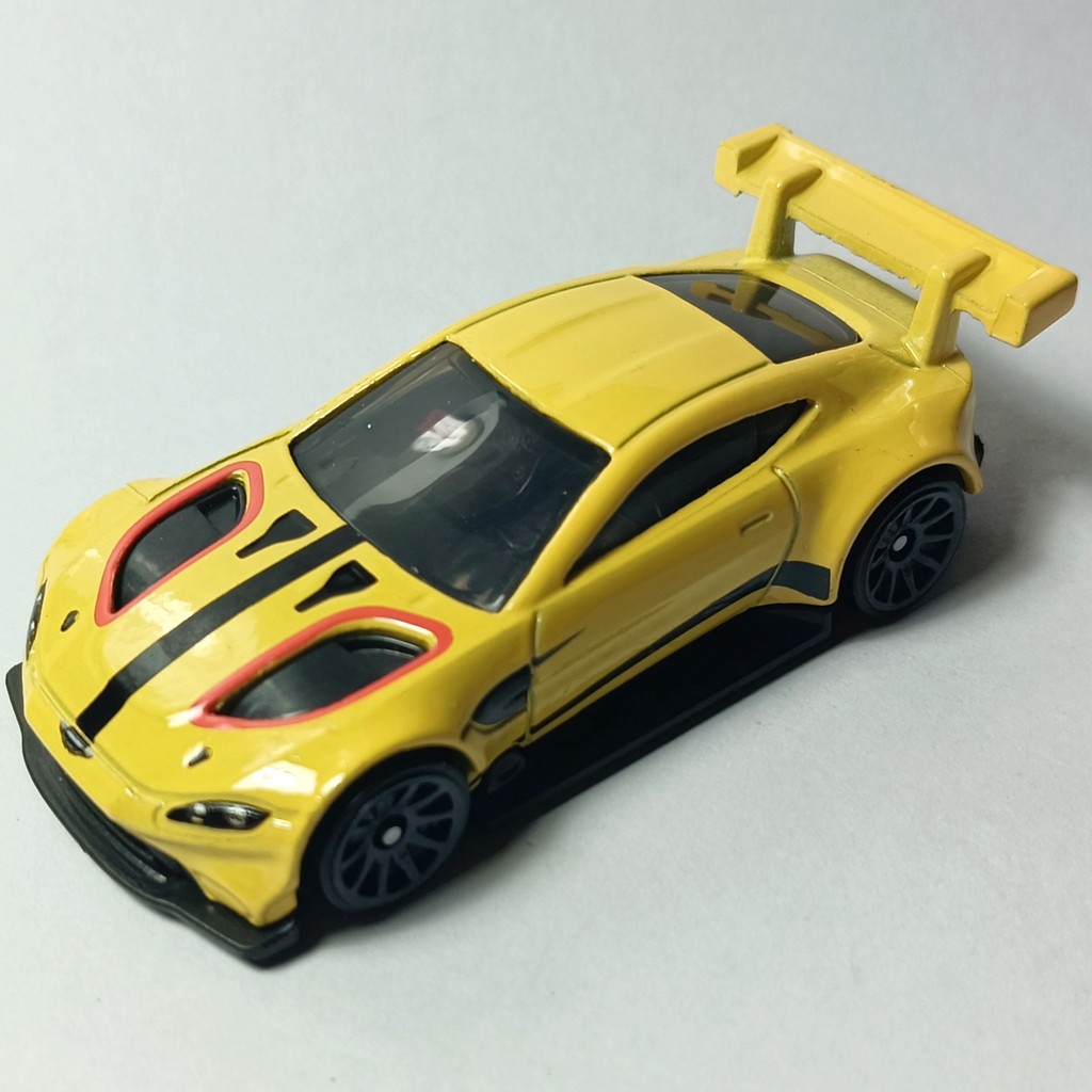 Hotwheels Hotwheels Aston Martin Supercar Màu vàng đặc biệt VANTAGE GTE