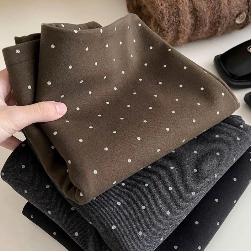 Chân Váy Ngắn Dáng Chữ A Chất Dạ Ép Chấm Bi Lót Bo Chun Hottrend 2025 TA-086 | BigBuy360 - bigbuy360.vn