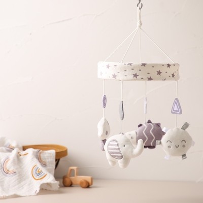 Cũi Cho Bé Di Động Âm Nhạc Xoay Đồ Chơi Treo Mềm Sang Trọng Cảm Giác Phát Triển Di Động Cho Trẻ Sơ Sinh 0-12 Tháng Trang Trí Mầm Non Làm Mát Hỗ Trợ Giấc Ngủ Quà Tặng Tắm Cho Bé