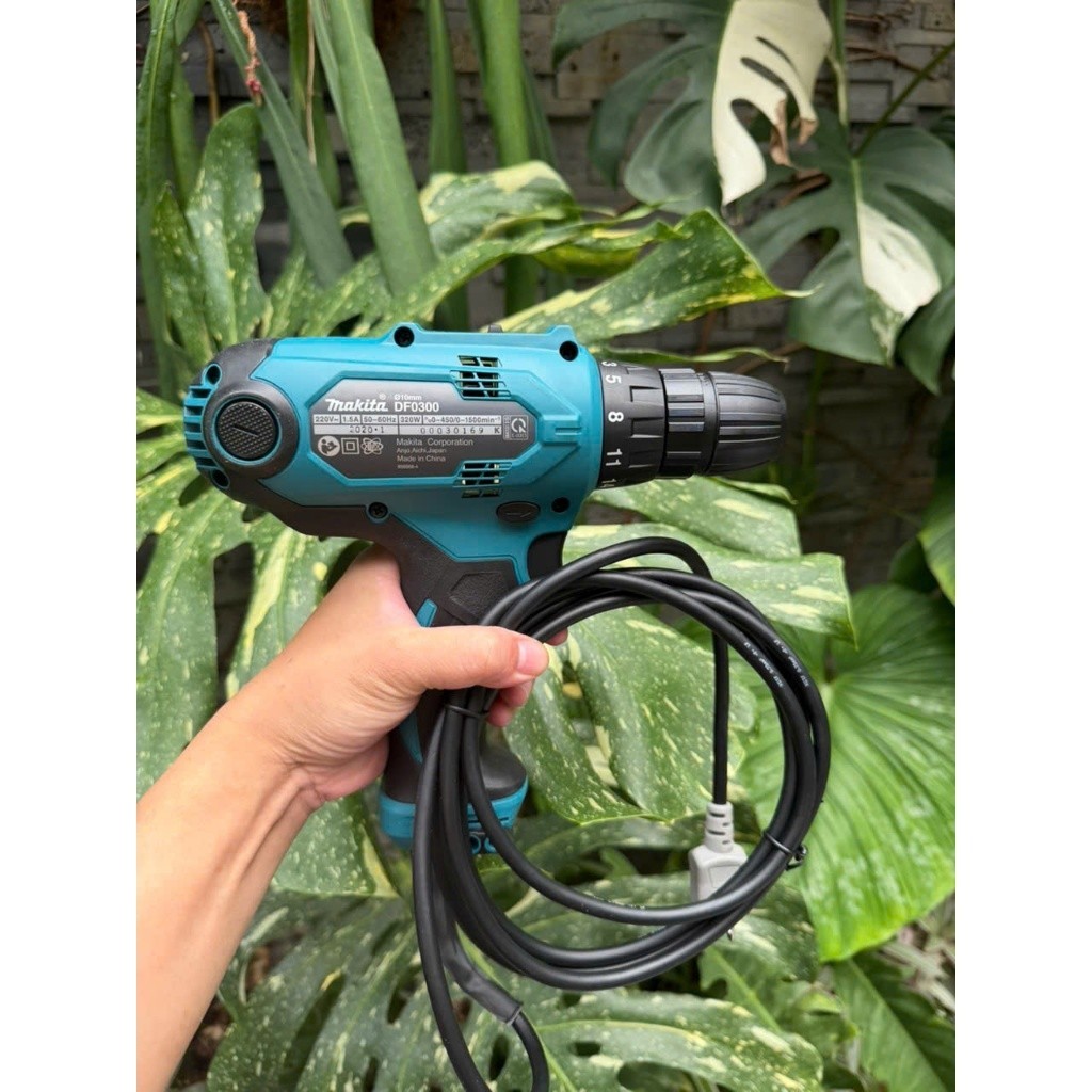 Máy khoan vặn vít 10mm Makita DF0300 ( 10 mm). BN.