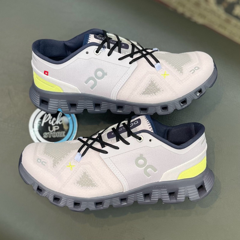 On Cloud Running X3 của Pick Up Store SKCR