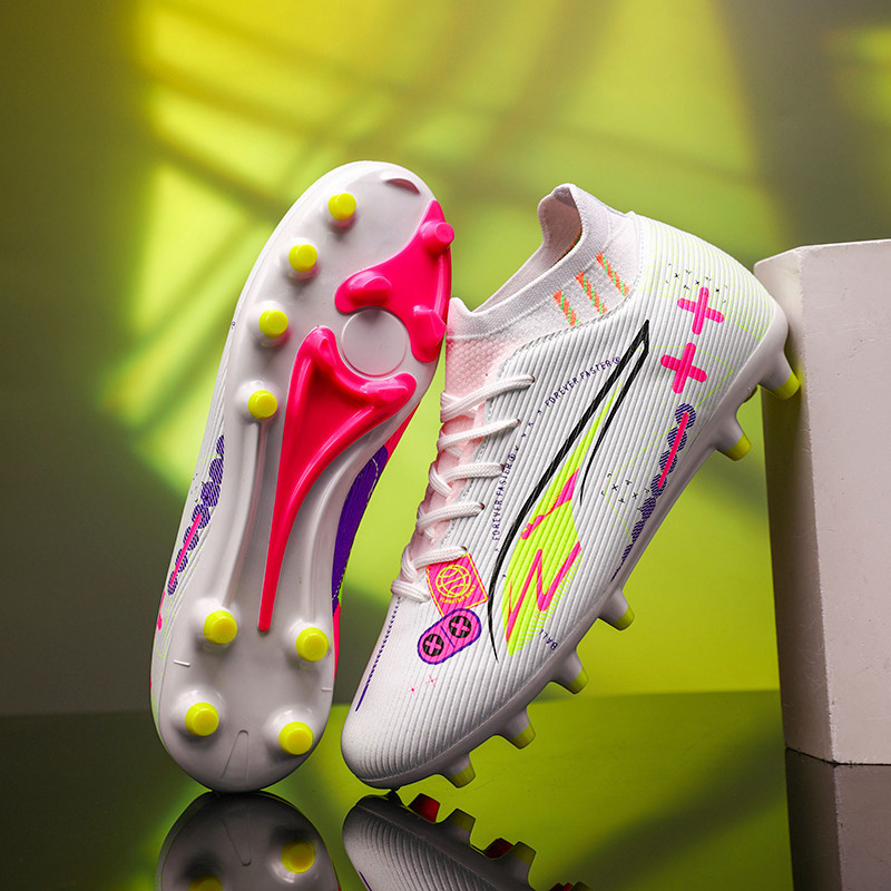 Unisex Football Shoes Anti-Slip Lightweight Men's and Women's Shoes