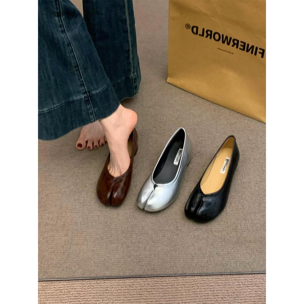 Thời Trang Nữ Giày Gót Dày Chia Ngón Chân Lợn Chop Giày Nữ 2025 Phong Cách Mới Xuân Thu Niche Ngón Tay Cái Giày Ngựa Chân Lợn Giày Bạc