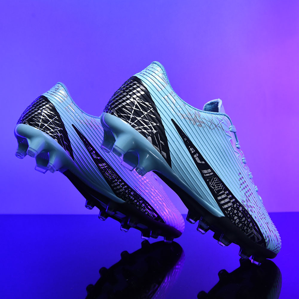 Unisex football shoes lightweight non-slip latest model