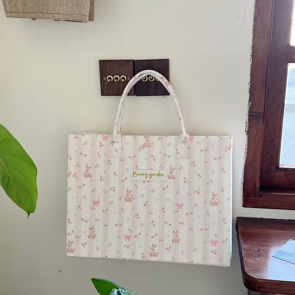 Hàng sẵn có Original Girl Heart Floral Rabbit Túi quà tặng Túi lưu trữ Túi nỉ Túi tote giá trị cao T