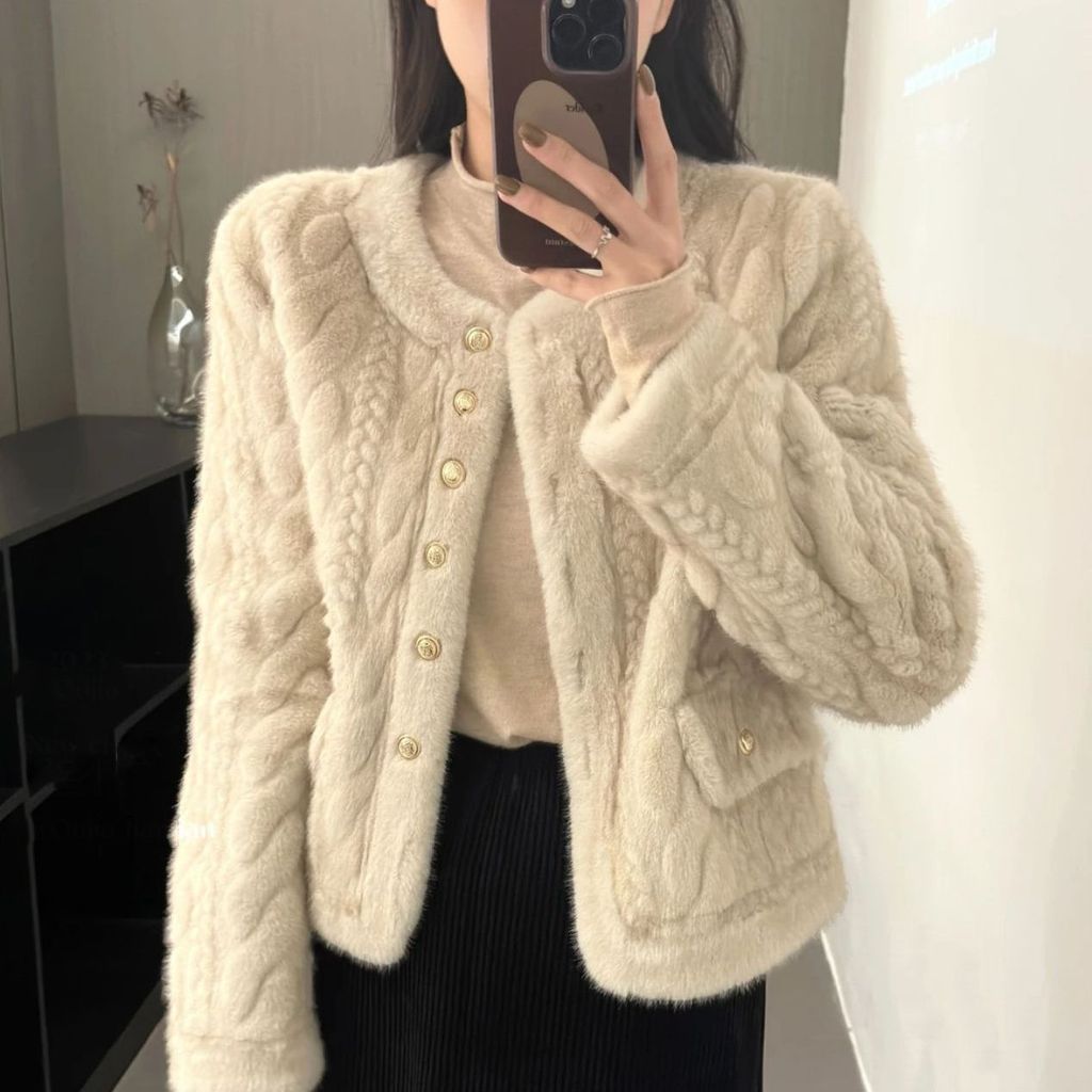 Haining off-season 2025 mink fur coat for women's winter short fur integrated splicing fur top trend