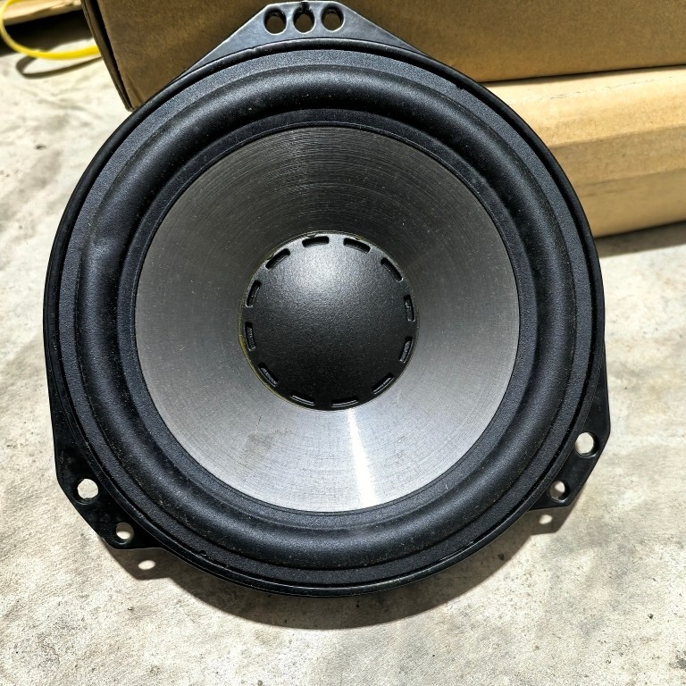 Giá đỡ hợp kim nhôm 22cm Loa trầm từ tính siêu lớn 4 Euro 65W Changan Series Ford Series có thể mất 