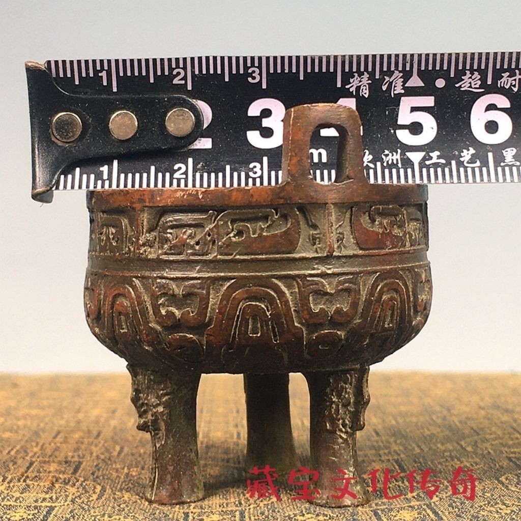 Bộ sưu tập Đồ Dùng Cũ Xizhou Mingwen Seal Khắc Đôi Tai Ba Chân Dingding Đồ Trang Trí Mini Cổ Phong C