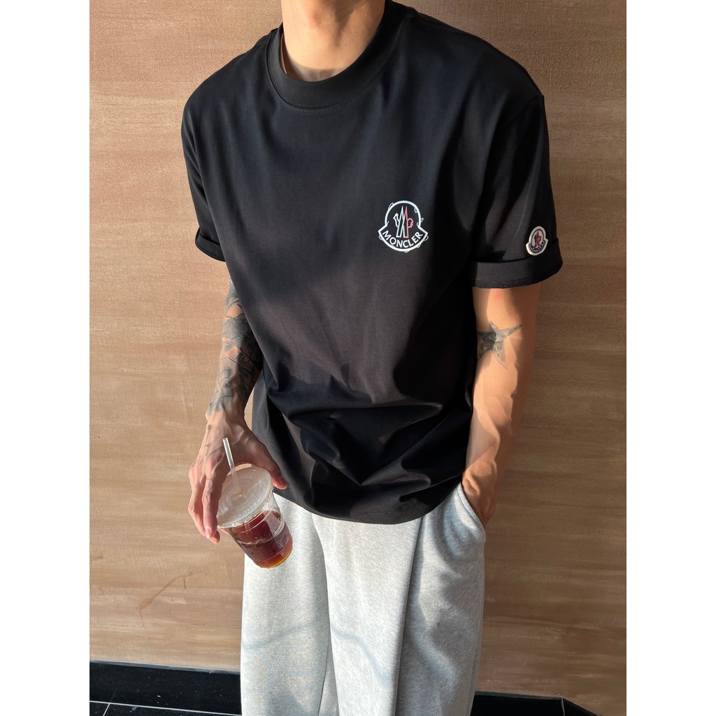 Áo thun nam nữ Moncler 2026, style mới đầu xuân, tay ngắn, thiết kế slim fit ôm dáng, in logo Moncle