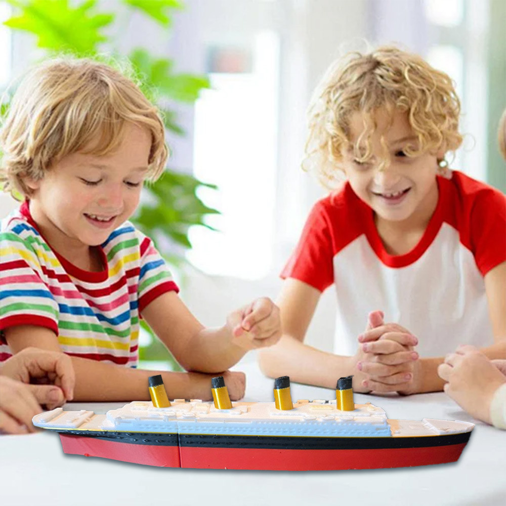 Split In Half Titanic Bath Boat And Pool Toy, Break In Half RMS Titanic Toys