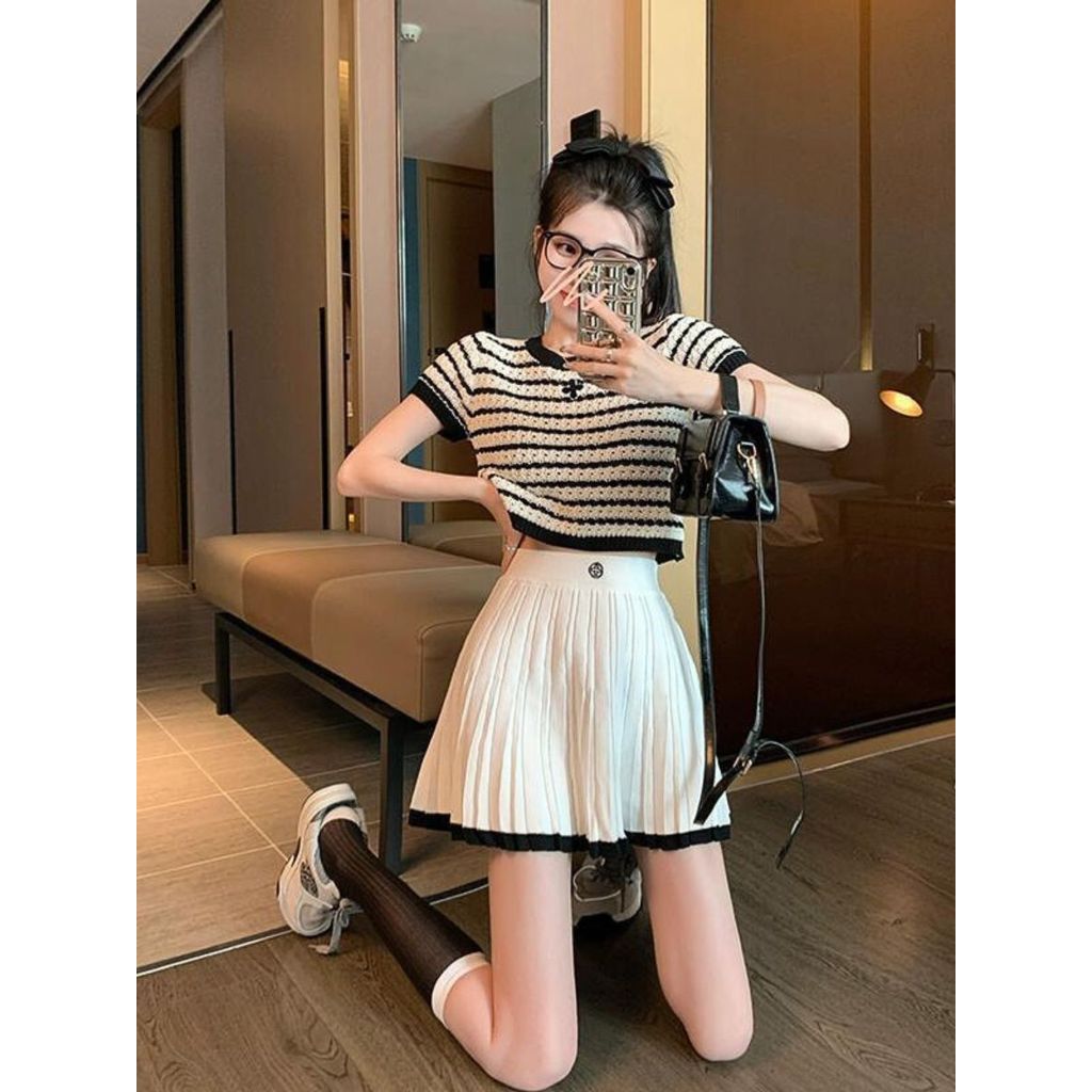 Set Váy Nữ Xếp Ly Phối Áo Dệt Kim Kẻ Sọc FMSTYLE SHOP - Thời Trang Hàn Quốc Thanh Lịch 25111890