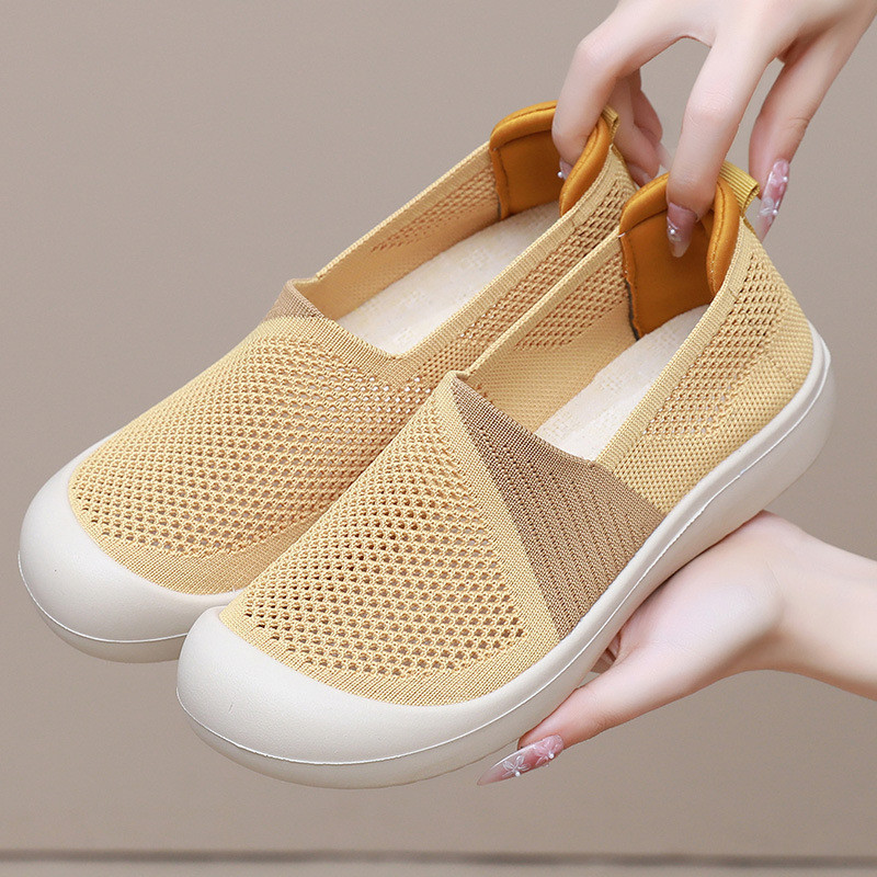 Mùa Hè Phong Cách Mới Cũ Bắc Kinh Giày Vải Nữ Lưới Rỗng Thoáng Khí Nhẹ Giày Mẹ Đế Mềm Chống Trơn Trư