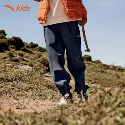 ANTA Kids Quần Dài Túi Hộp Bé Trai Phong Cách Outdoor 352546512U - Chất Liệu Bền Đẹp, Ấm Áp Mùa Thu Đông