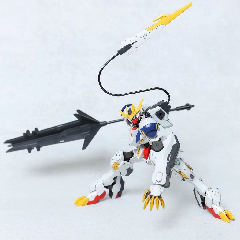 Bộ mô hình Gundam Barbatos Lupus Rex King Form có chân đế