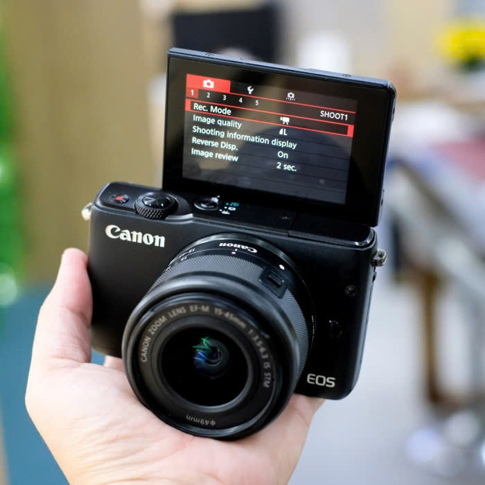 Máy ảnh Canon M10 + 15-45mm IS Stm - Canon EOS M10 | Màn Hình Lật | Selfie Đẹp | 2Hand xài tốt.